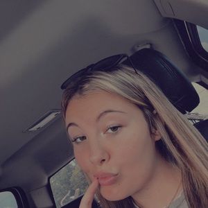 Meet your Posher, Abby